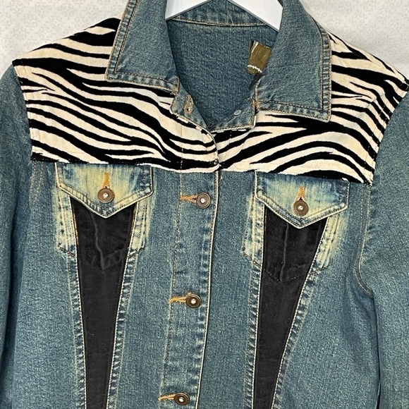 VINTAGE DD New York Jean Jacket w/ Velvet Animal Print Embroidery Size Large - Picture 8 of 10